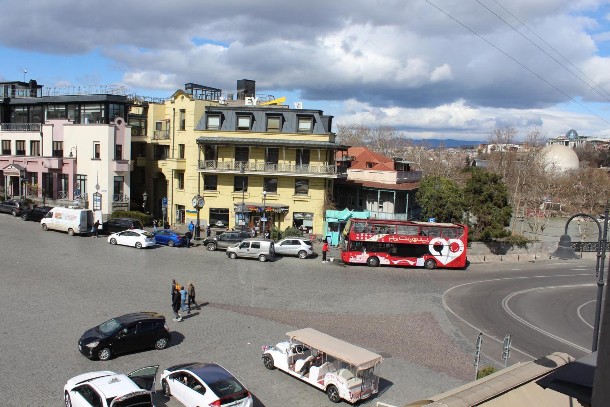 Meidan Inn Tbilisi Exterior photo