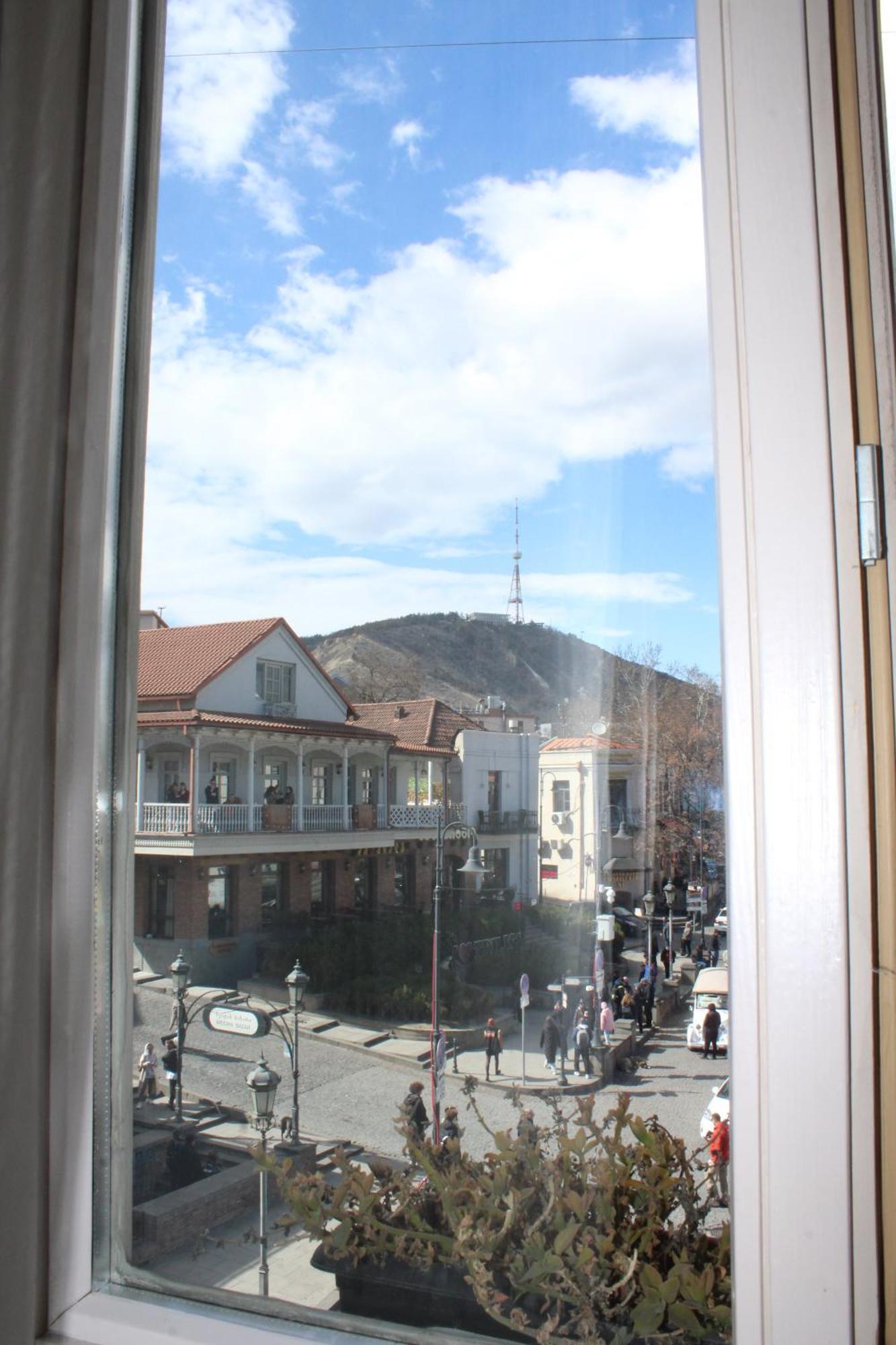 Meidan Inn Tbilisi Exterior photo